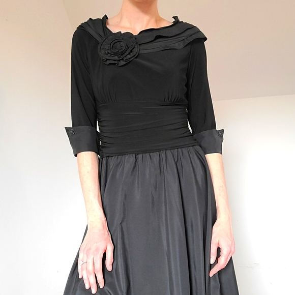 VINTAGE - Black dress - Picture 1 of 10